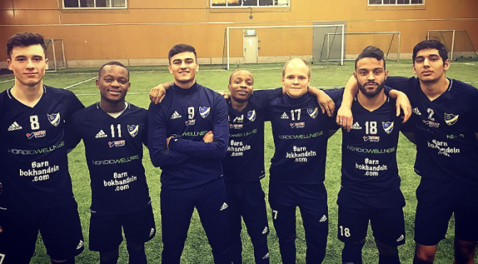 Sju U19-spelare till A-laget